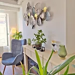 Apartament Grand Verdiere, Duplex A 5 Min Du Port La Rochelle (Charente-Maritime)