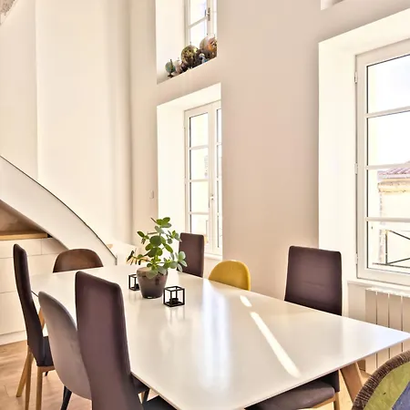 Grand Verdiere, Duplex A 5 Min Du Port La Rochelle (Charente-Maritime)