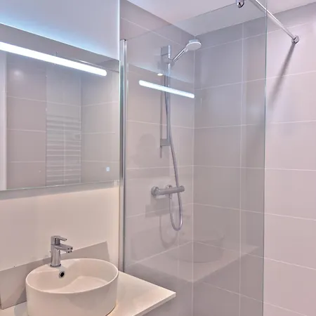 Grand Verdiere, Duplex A 5 Min Du Port La Rochelle (Charente-Maritime)